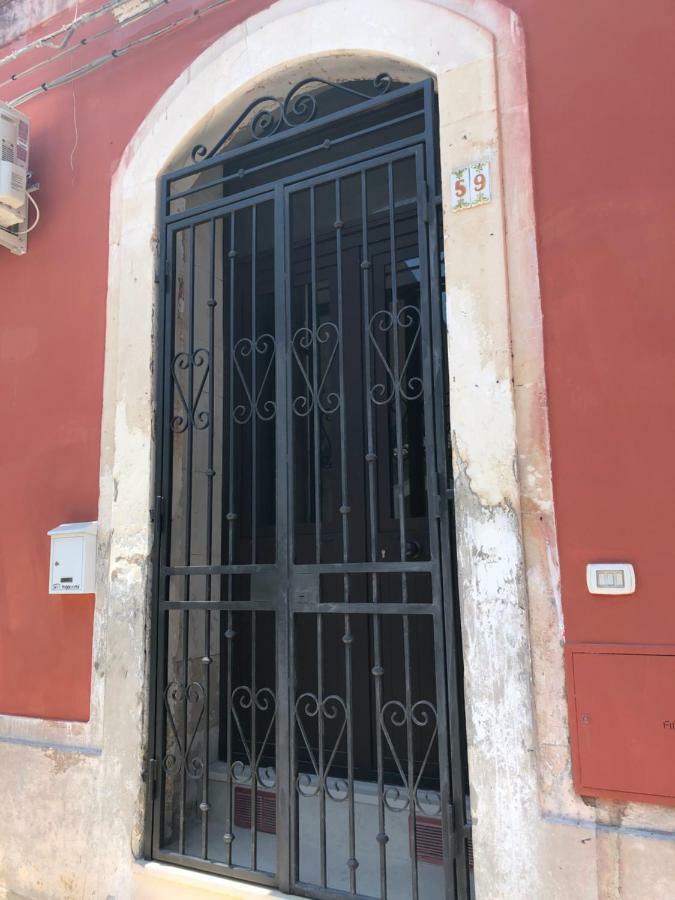 锡拉库扎La Casa Di Auri别墅 外观 照片